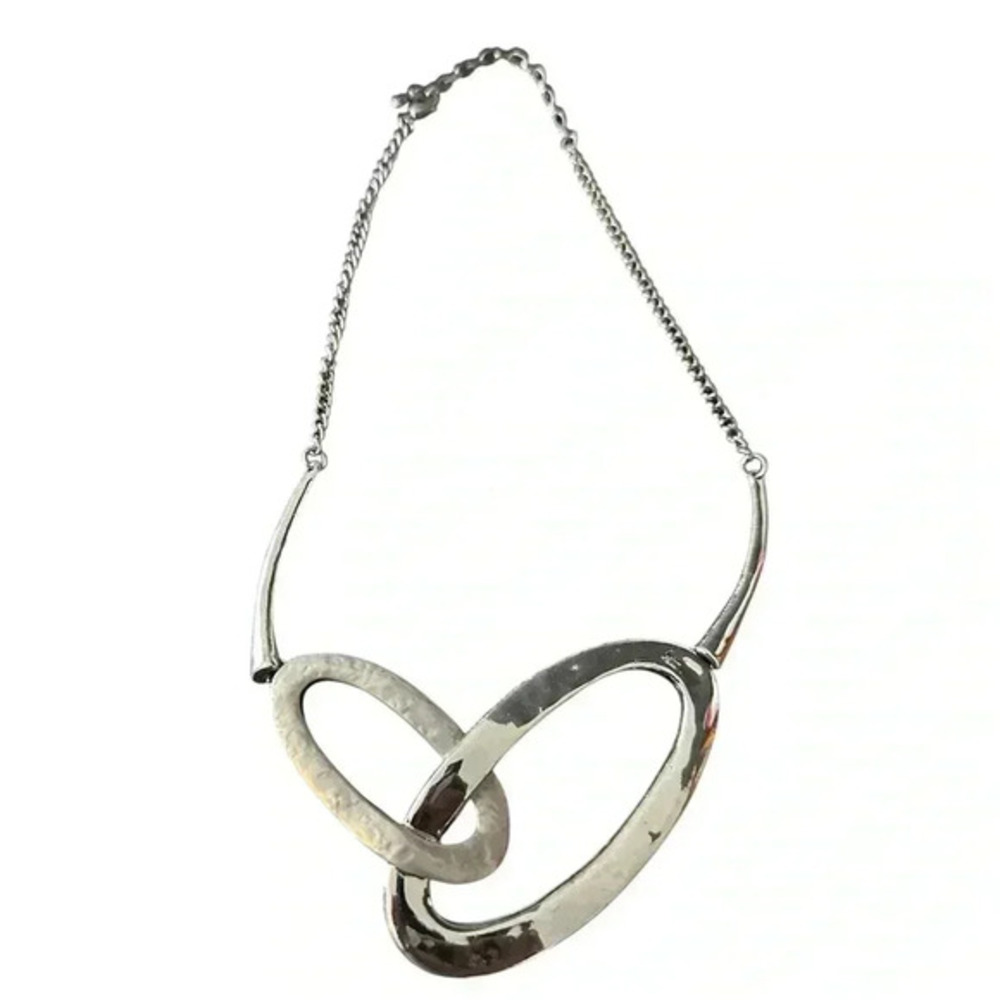 UNIQUE SILVER OVAL NECKLACE